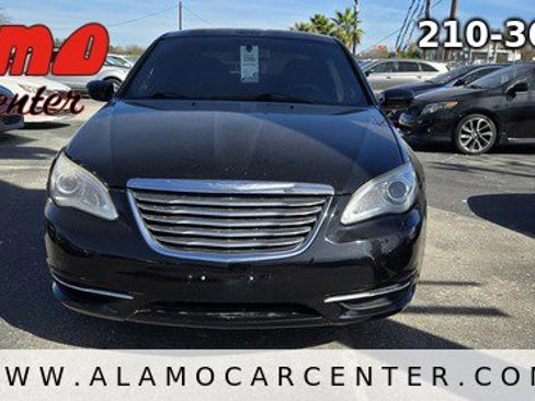 Used 2013 Chrysler 200 Touring image 8