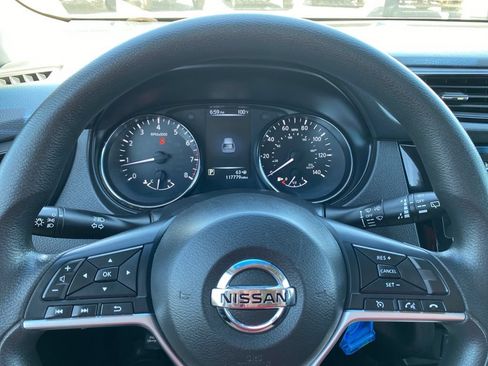 Used 2017 Nissan Rogue S FWD image 20