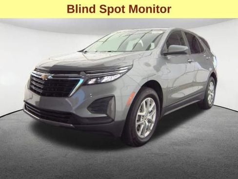 Used 2023 Chevrolet Equinox LT w/ Driver Convenience Package image 4