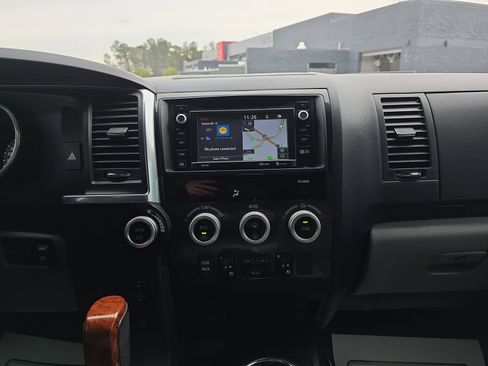 Used 2019 Toyota Sequoia Platinum image 22