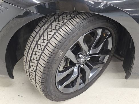Used 2017 Nissan 370Z Coupe RWD image 36