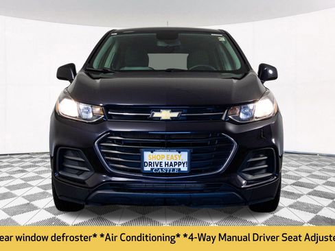Certified 2022 Chevrolet Trax LS w/ Tint and Cruise Package image 9