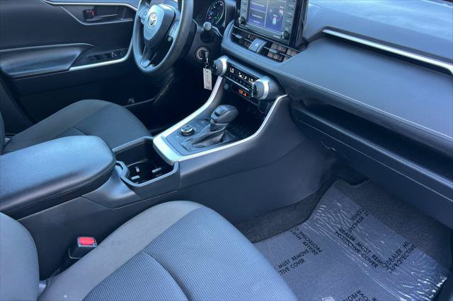 Certified 2022 Toyota RAV4 LE AWD/4WD image 17