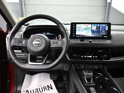 Used 2024 Nissan Rogue SL w/ SL Premium Package AWD/4WD image 14