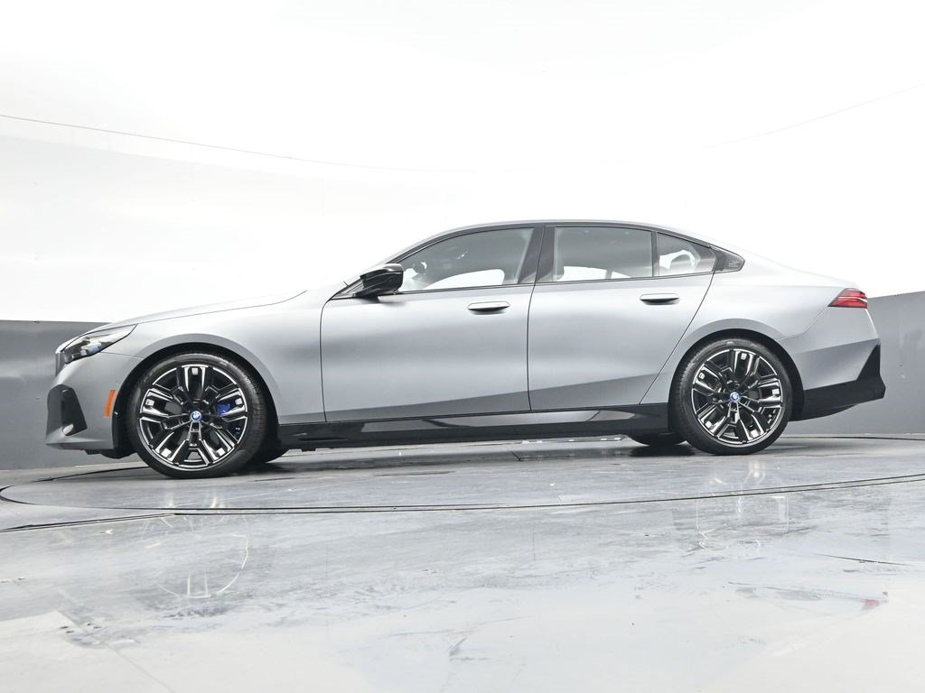 Used 2025 BMW i5 M60 w/ Executive Package AWD/4WD image 32