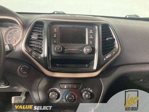 Used 2016 Jeep Cherokee Sport AWD/4WD image 14