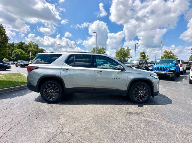 Used 2023 Chevrolet Traverse RS FWD image 14
