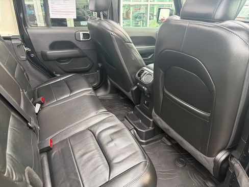 Certified 2022 Jeep Wrangler Unlimited Sahara image 23