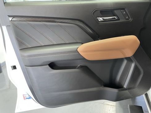 New 2025 GMC Canyon AT4 image 11