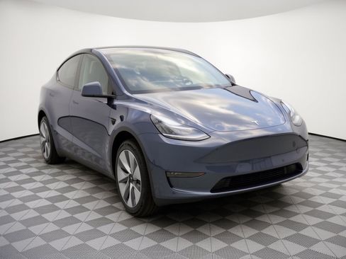 Used 2023 Tesla Model Y Long Range AWD/4WD image 7