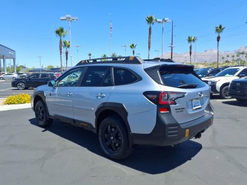 Used 2025 Subaru Outback Wilderness AWD/4WD image 12