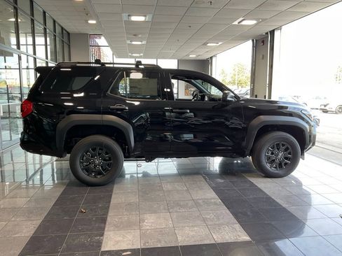 New 2026 Toyota 4Runner SR5 image 5
