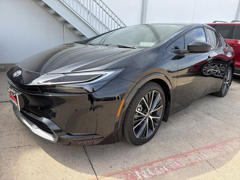 Used 2026 Toyota Prius XLE image 1