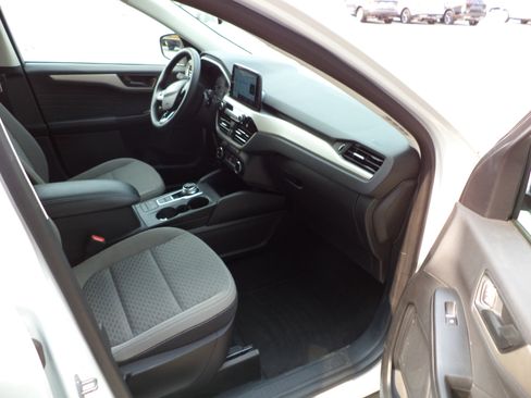 Used 2022 Ford Escape SE w/ Cold Weather Package image 8