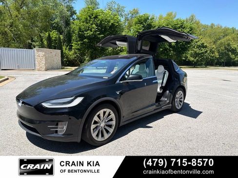 Used 2017 Tesla Model X 75D AWD/4WD image 2