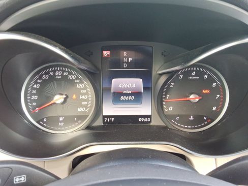 Used 2019 Mercedes-Benz GLC 300 4MATIC image 14