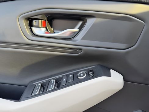 Used 2025 Honda Accord SE image 19