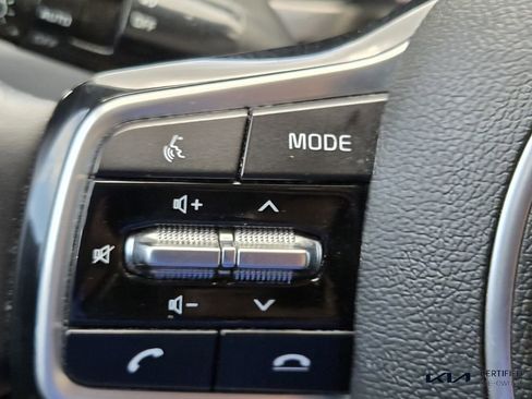 Certified 2022 Kia Sorento SX FWD image 29