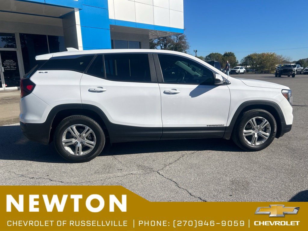 Used 2024 GMC Terrain SLE FWD image 15