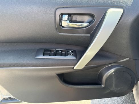 Used 2014 Nissan Rogue S image 10