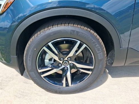 New 2026 Volvo XC40 B5 Core AWD/4WD image 3