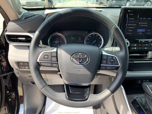 Used 2022 Toyota Highlander Platinum AWD/4WD image 27