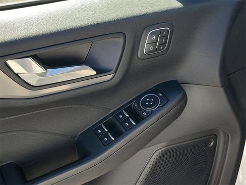 Certified 2022 Ford Escape Titanium image 22