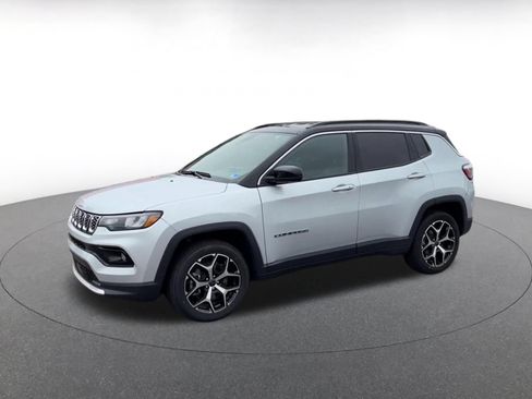 Used 2025 Jeep Compass Limited AWD/4WD image 6