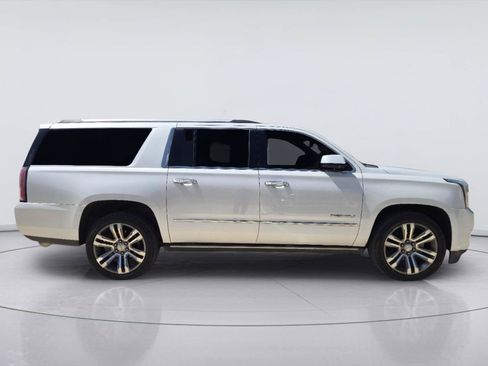 Used 2018 GMC Yukon XL Denali w/ Denali Ultimate Package AWD/4WD image 6