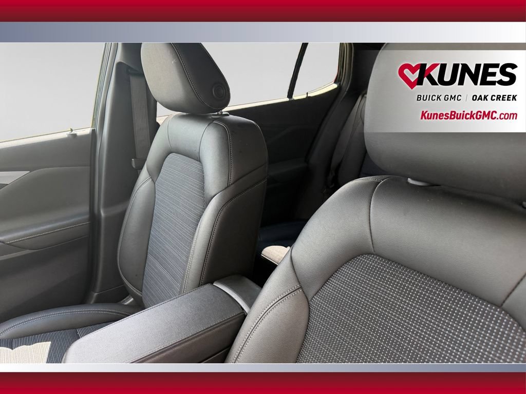 Used 2025 Buick Envista Sport Touring w/ Convenience I Package FWD image 22