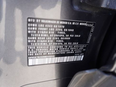 Used 2024 Volkswagen Taos SE FWD image 32