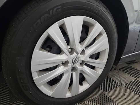 Used 2024 Nissan Sentra S FWD image 31
