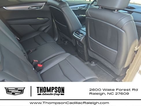 New 2025 Cadillac XT6 Luxury FWD image 11