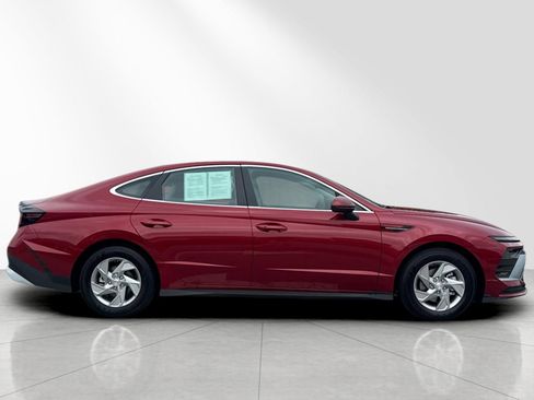 Used 2025 Hyundai Sonata SE FWD image 3