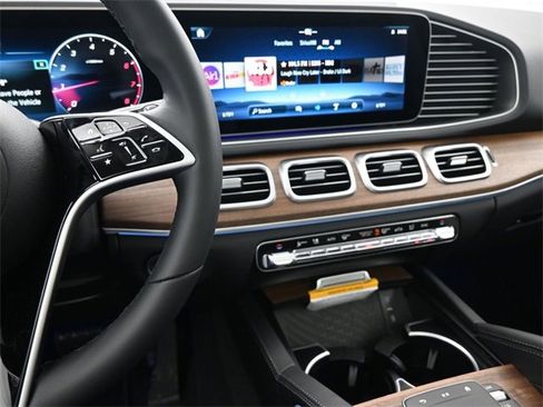 New 2025 Mercedes-Benz GLE 350 4MATIC image 2