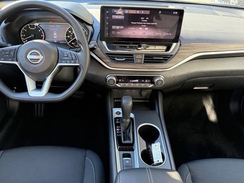 Used 2025 Nissan Altima 2.5 SV w/ SV Special Edition Package AWD/4WD image 14