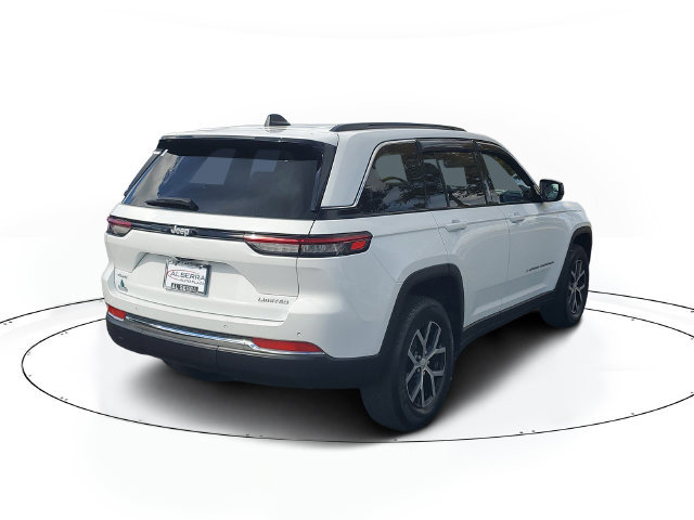 Used 2024 Jeep Grand Cherokee Limited w/ Trailer Tow Package AWD/4WD image 4