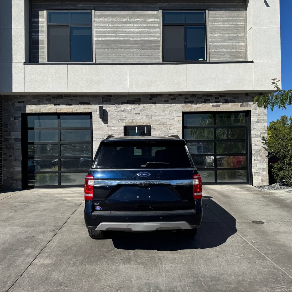 Used 2021 Ford Expedition XLT AWD/4WD image 4