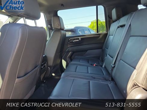 Used 2025 Chevrolet Suburban LT AWD/4WD image 27
