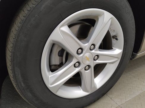 Used 2025 Chevrolet Malibu LS FWD image 31