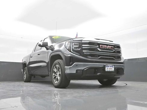 Used 2025 GMC Sierra 1500 SLT AWD/4WD image 32