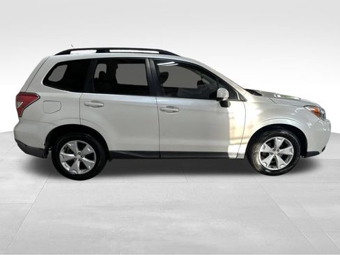 Used 2015 Subaru Forester 2.5i Premium AWD/4WD image 4