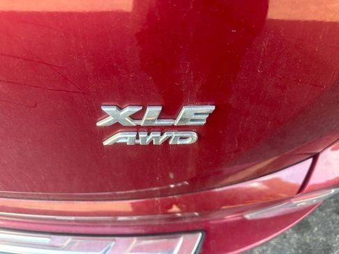 Used 2018 Toyota RAV4 XLE w/ Plus Extra Value Package AWD/4WD image 3