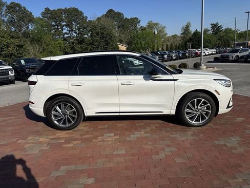 Used 2025 Lincoln Corsair Grand Touring image 16