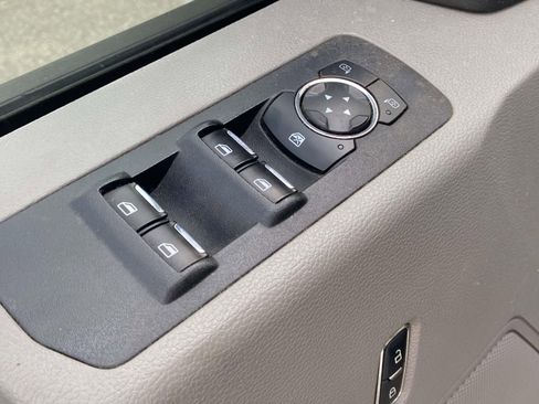 Used 2016 Ford F150 XLT w/ Equipment Group 302A Luxury image 15