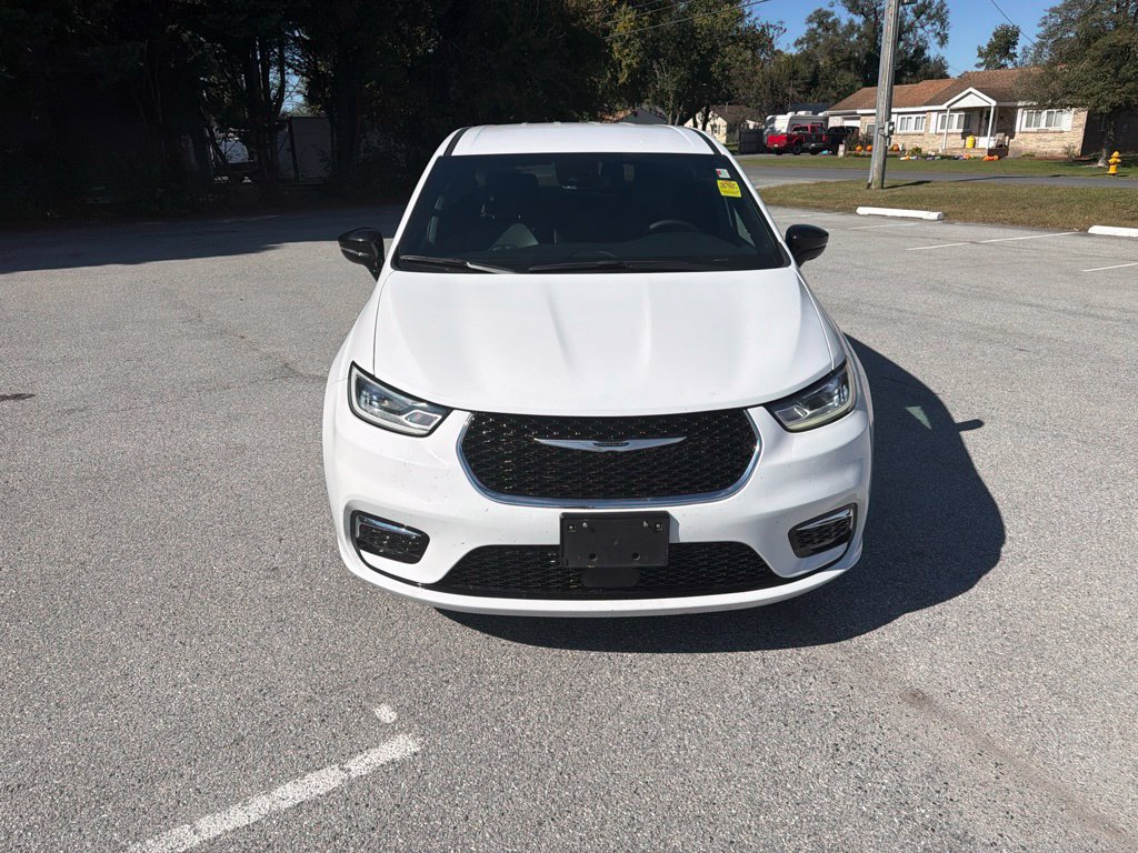 Used 2025 Chrysler Pacifica Select FWD image 12