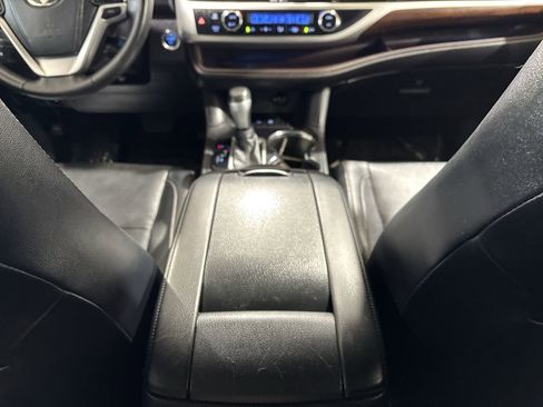 Used 2015 Toyota Highlander Limited image 22