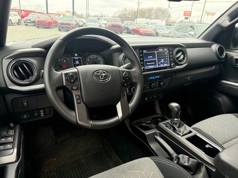Used 2023 Toyota Tacoma TRD Sport image 5