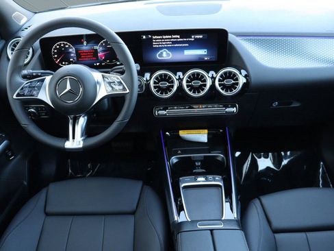 Certified 2025 Mercedes-Benz GLA 250 image 31