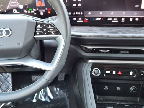 Used 2025 Audi Q5 Premium Plus w/ Premium Plus AWD/4WD image 27